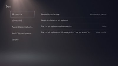 Écran Son de la PS5 avec l'option Microphone en surbrillance dans le menu de gauche.