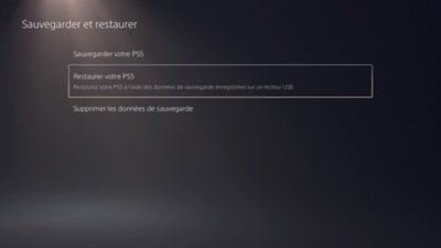 Écran Sauvegarder et restaurer sur PS5, affichant l'option Restaurer votre PS5 en surbrillance.