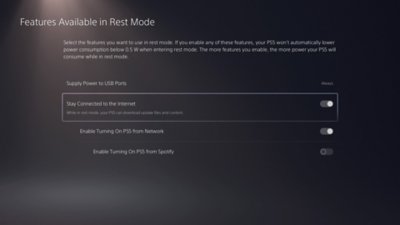 Écran de la PS5 Fonctionnalités disponibles en mode repos avec l’option Rester connecté à Internet en surbrillance et activée.