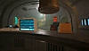 Captura de tela de The Foglands mostrando um personagem em pé atrás de uma mesa sobre a qual há monitores de computador