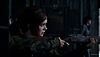 The Last of Us Part I-gameplayscreenshot van Ellie die een geweer richt.