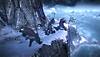 Snimak ekrana igre The Witcher 3: Wild Hunt na kom je prikazano kako se Geralt bori na putanji na obroncima planine