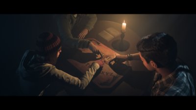 Az Until Dawn képernyőképe, rajta az egyik karakter meglesi a másikat