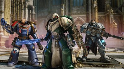 Warhammer 40.000: Space Marine 2 – Screenshot, der Marines im PvE-Modus mit verschiedener Ausrüstung zeigt